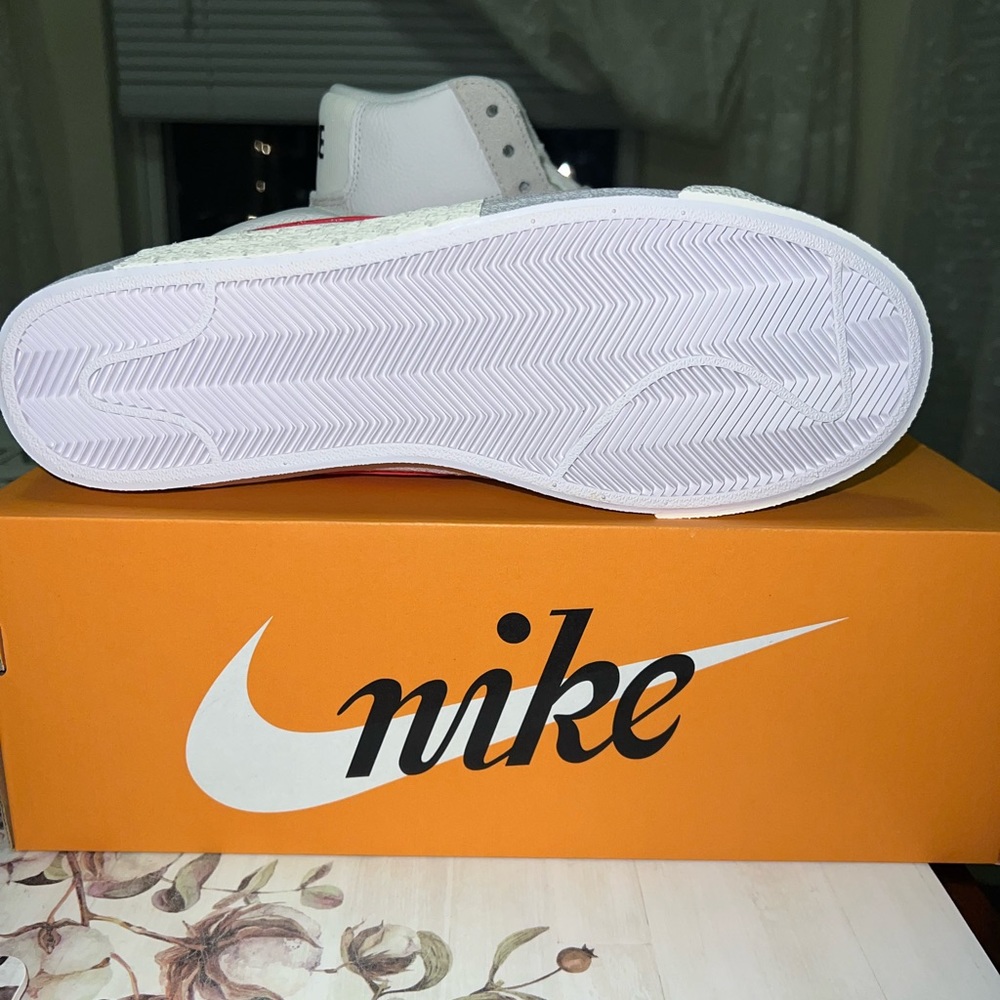 Nike men’s blazer mid 77 pro club size 9.5 new - Picture 3 of 5